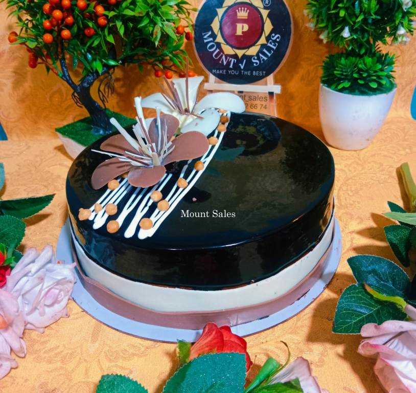 Premium RED N White Velvet Cake